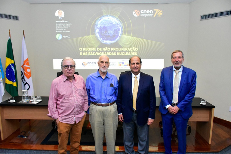 Secretário da ABACC em palestra da CNEN