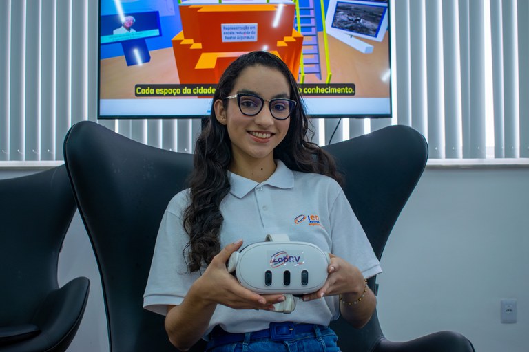 Hilary da Silva Lima, aluna de iniciação científica e bolsista do Laboratório de Realidade Virtual do IEN/CNEN, vencedora do Prêmio CNEN 2025