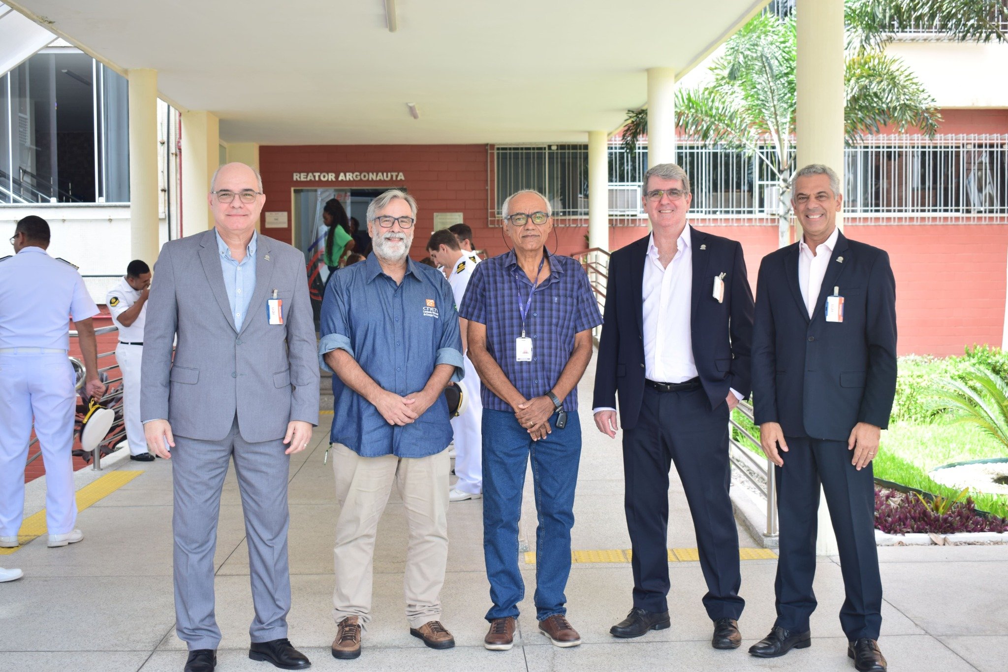 Em três datas, o grupo conheceu o Reator Argonauta e demais laboratórios de ensino, pesquisa e divulgação científica da instituição.