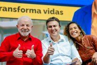 Ao lado do presidente Lula, ministra Anielle Franco celebra o Dia dos Professores