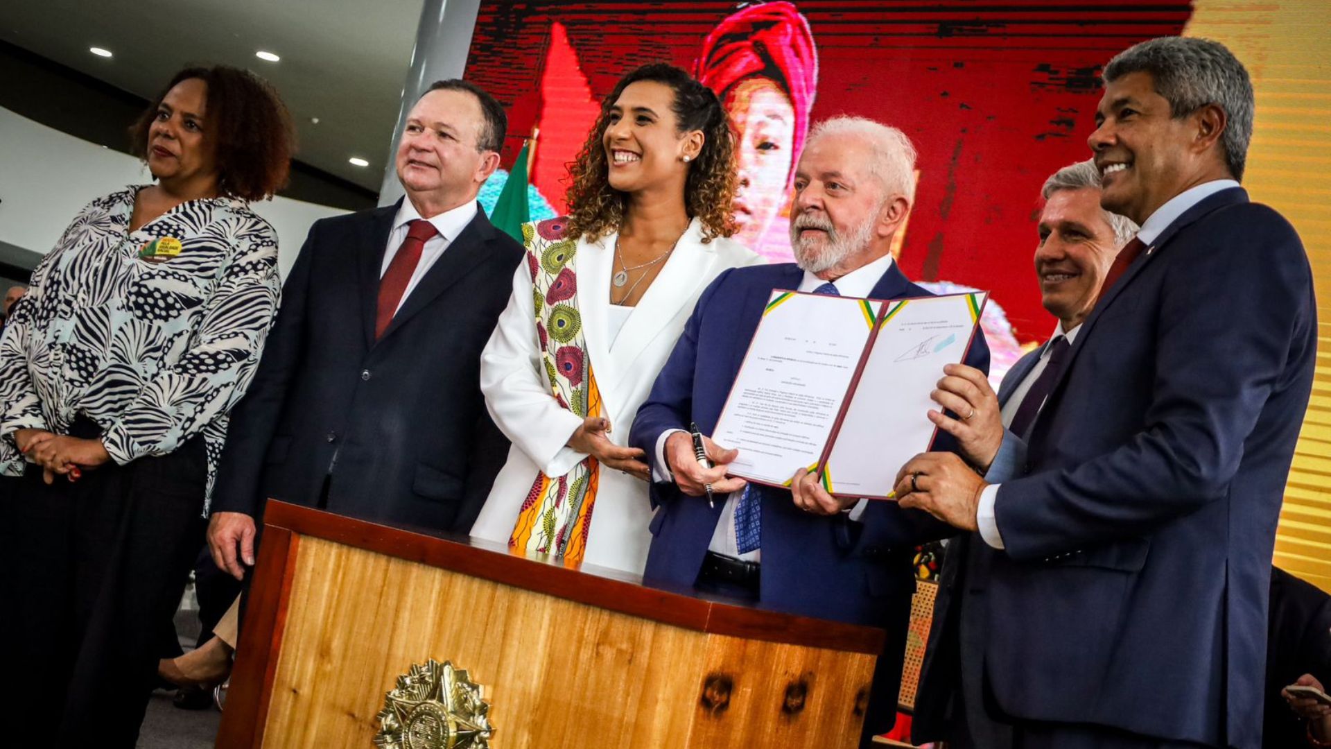 Medida propõe mais direitos e equiparação de oportunidades para mulheres, pessoas negras, quilombolas, indígenas ou com deficiência