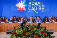 Ministra Anielle Franco participa da abertura da Cúpula Brasil-Caribe ao lado do presidente Lula