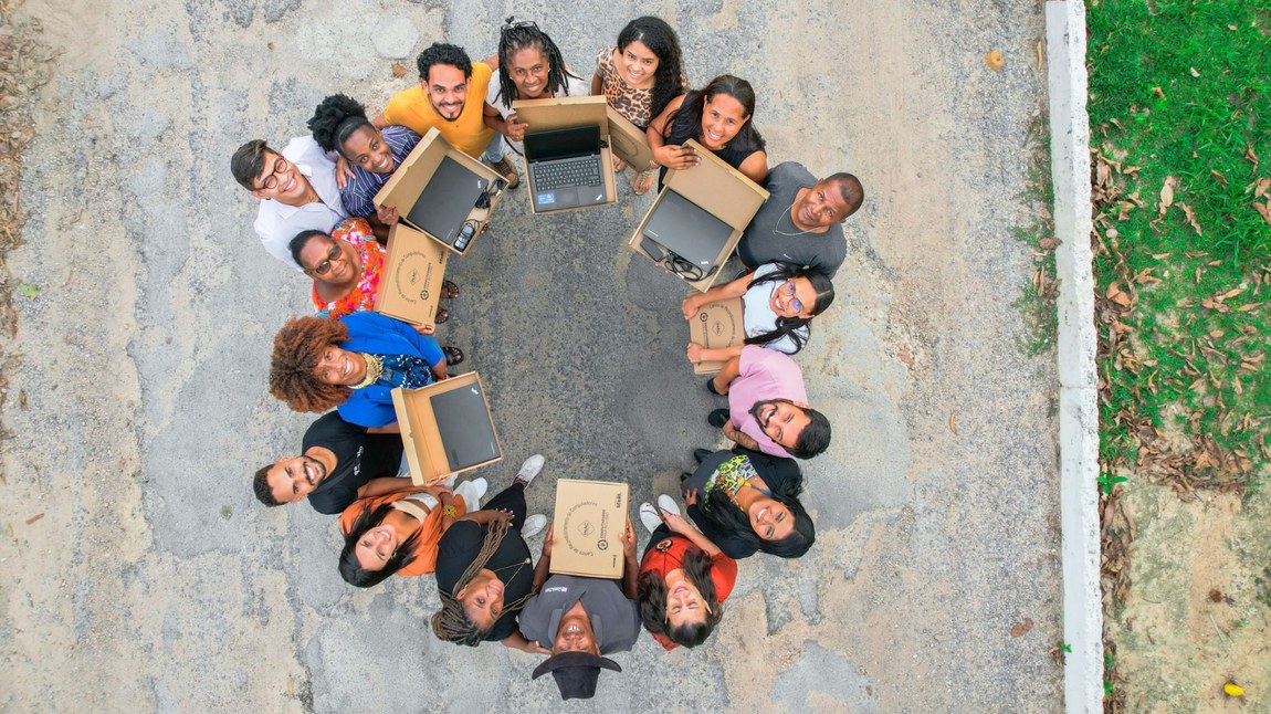Maior território quilombola do Brasil recebeu 14 computadores para criar laboratório de informática da comunidade