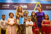 Ministra Anielle Franco recebe Carta da Infância de Terreiro em evento de celebração dos 75 anos do UNICEF no Brasil