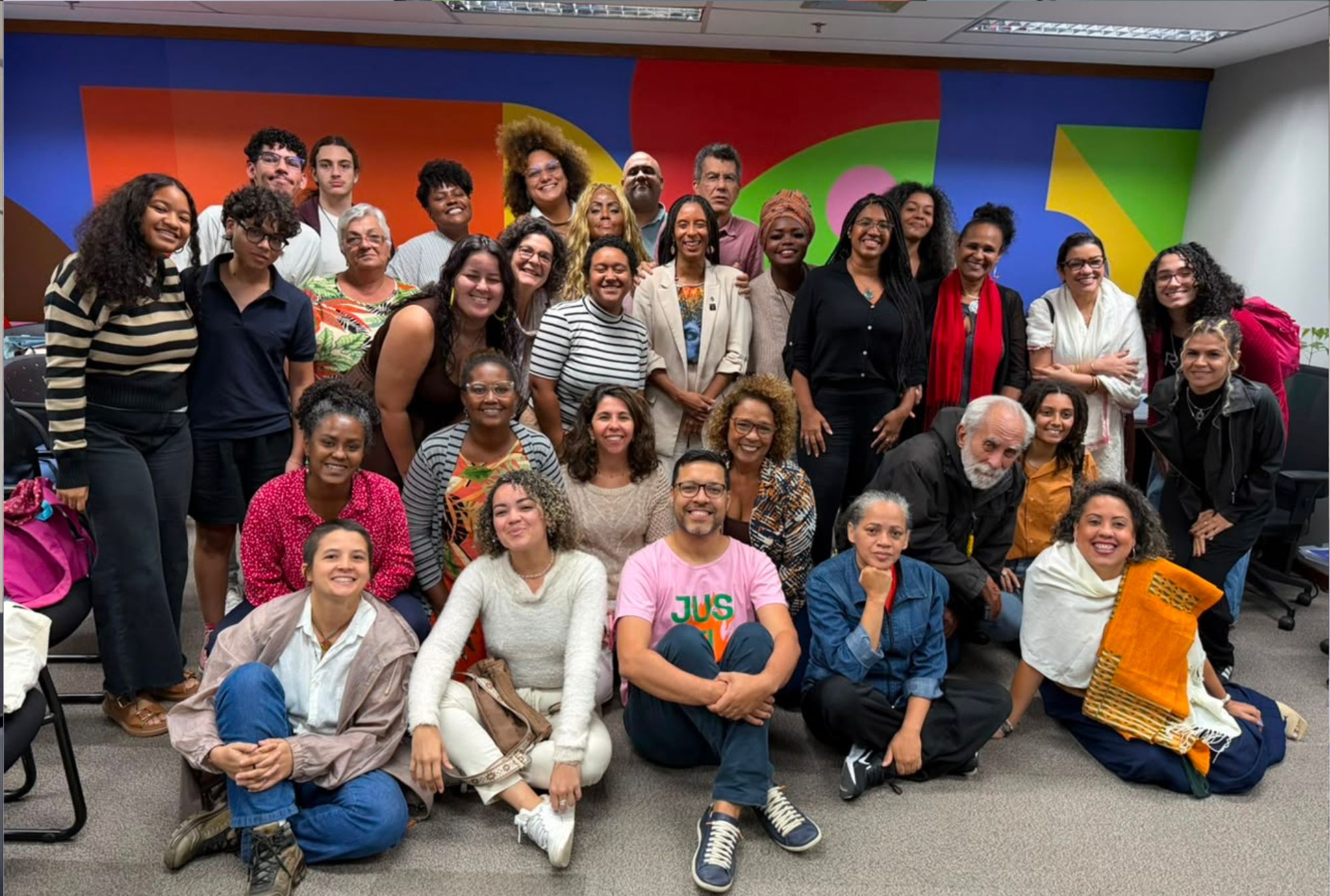 Encontro reuniu lideranças comunitárias, sociedade civil, pesquisadores e ativistas para discutir os impactos das desigualdades raciais no acesso à água potável e ao saneamento básico