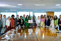 Presidente Lula sanciona, ao lado da ministra Anielle Franco, projeto de lei que reconhece Carnaval do RJ como manifestação da cultura nacional