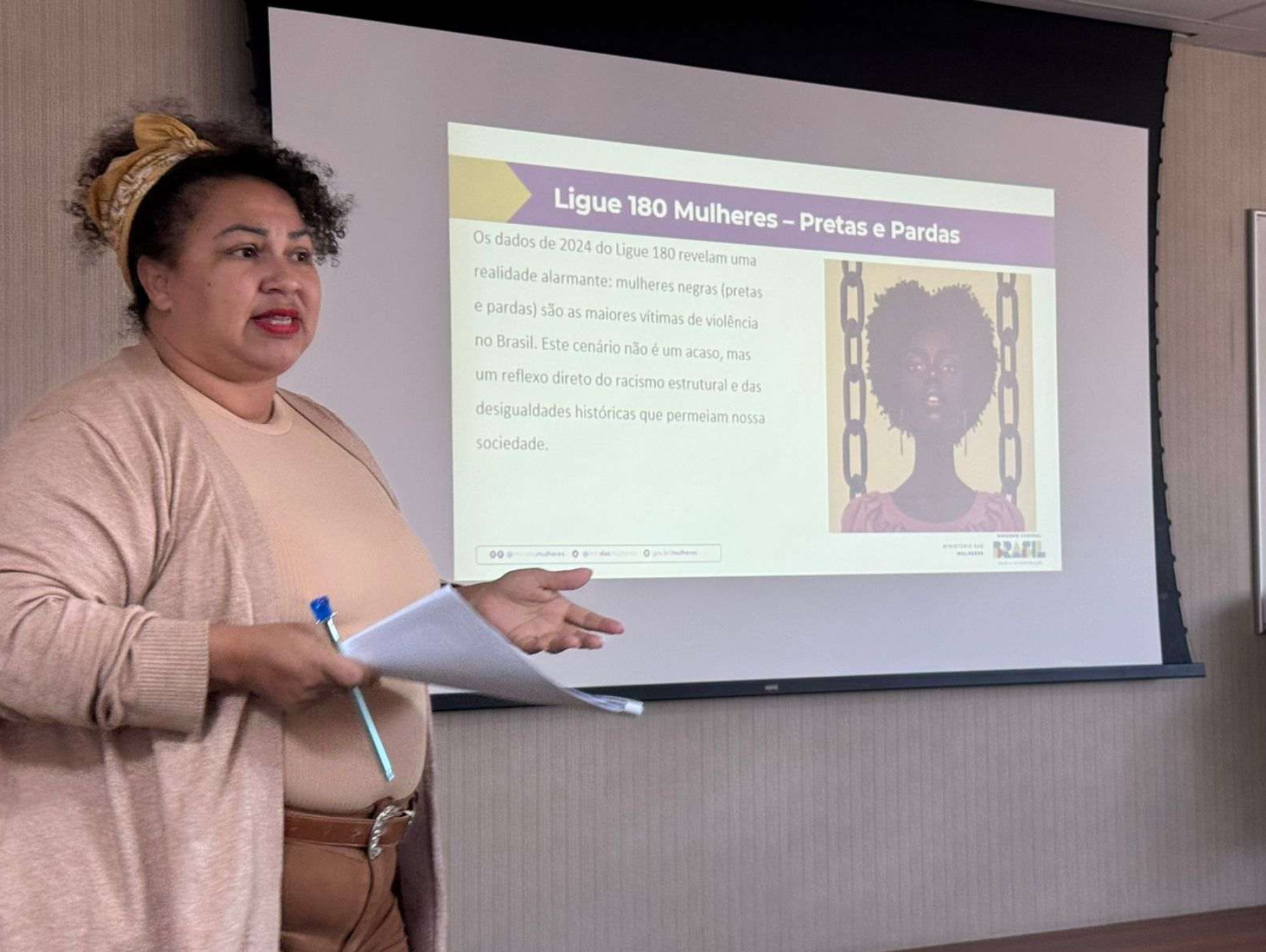 Tema: "Mulheres Negras em situação de violência - Ligue 180 - Edição especial Julho das  Pretas".