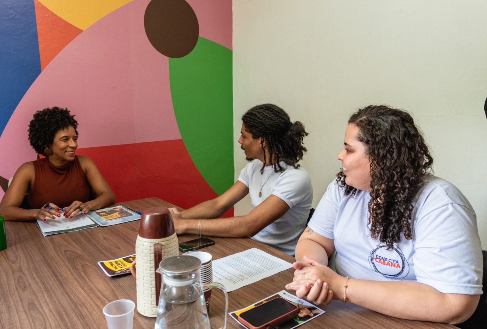 Em Contagem, ministra conversa com comunicadores e representantes da economia solidária