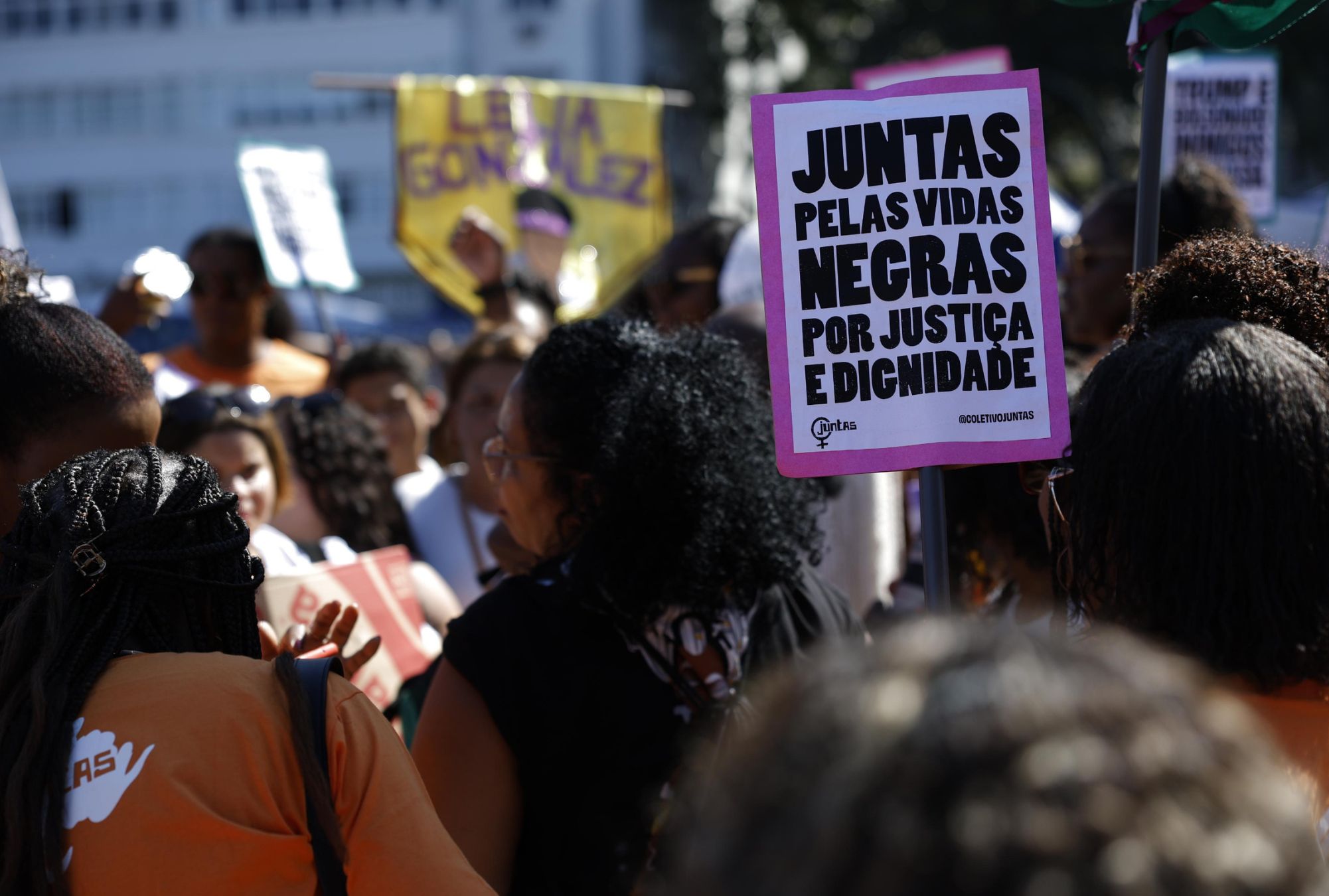 Edital para pesquisa sobre atendimento a denúncias de racismo