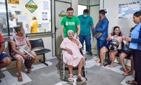 Assentada de 106 anos tira nova identidade em mutirão de documentação em Caroebe (RR)