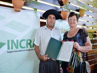 Famílias gaúchas recebem título definitivo depois de 26 anos assentadas