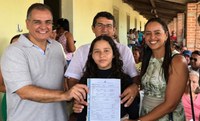 Casas e títulos definitivos são concedidos em assentamentos na Paraíba