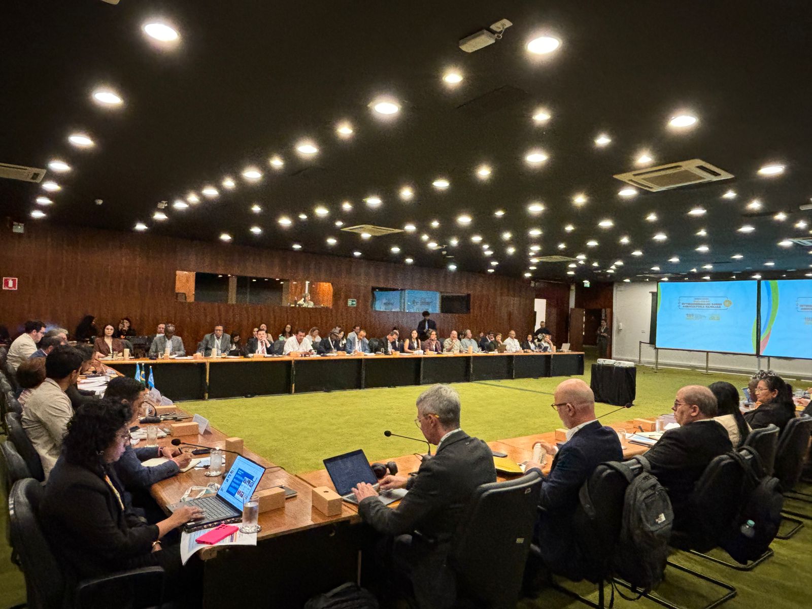 reunião  no Itamaraty com presidente do Incra, e representantes da America Latina, Caribe e Africa