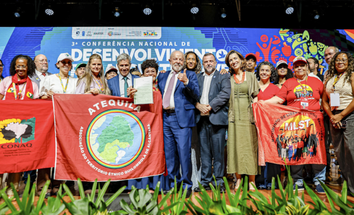 Entrega de títulos quilombolas marca abertura da 3ª Conferência Nacional de Desenvolvimento Rural Sustentável e Solidário