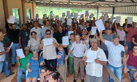 Famílias assentadas em Goiás são atendidas com a entrega de títulos definitivos