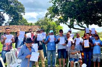 Famílias assentadas no Agreste paraibano recebem Contratos de Concessão