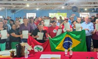 Famílias de agricultores recebem títulos da terra em Jóia (RS)