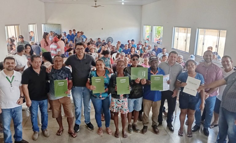 Titulação de famílias do PA Manchete (TO)