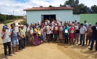 Famílias recebem 70 títulos definitivos registrados em cartório na Bahia