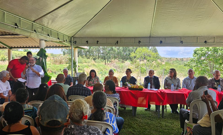 Famílias recebem Contratos de Concessão de Uso em conquista histórica no Distrito Federal