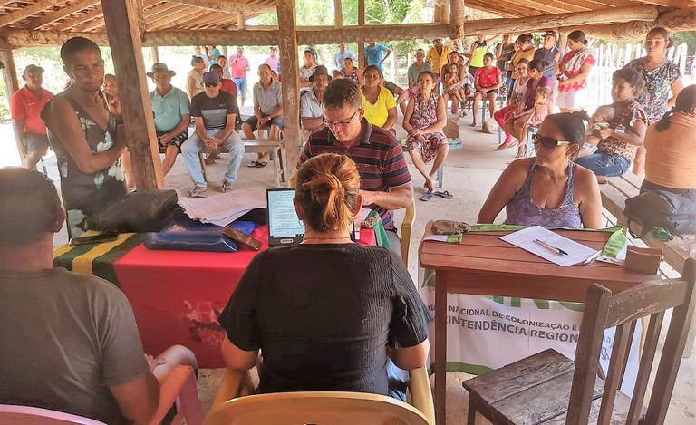 Duzentas e sessenta e uma famílias piauienses de oito assentamentos do Piauí