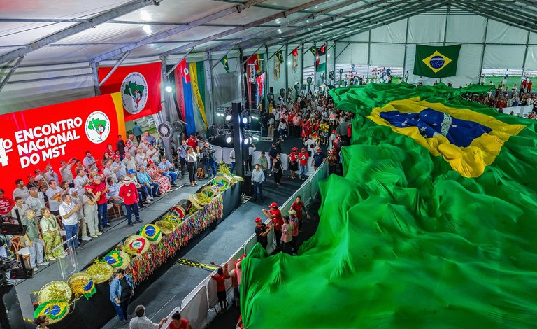 Governo anuncia ações integradas para fortalecer a reforma agrária no país no encerramento do encontro do MST
