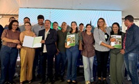 Incra entrega 367 Títulos de Domínio e 169 CCUs em Sidrolândia (MS)