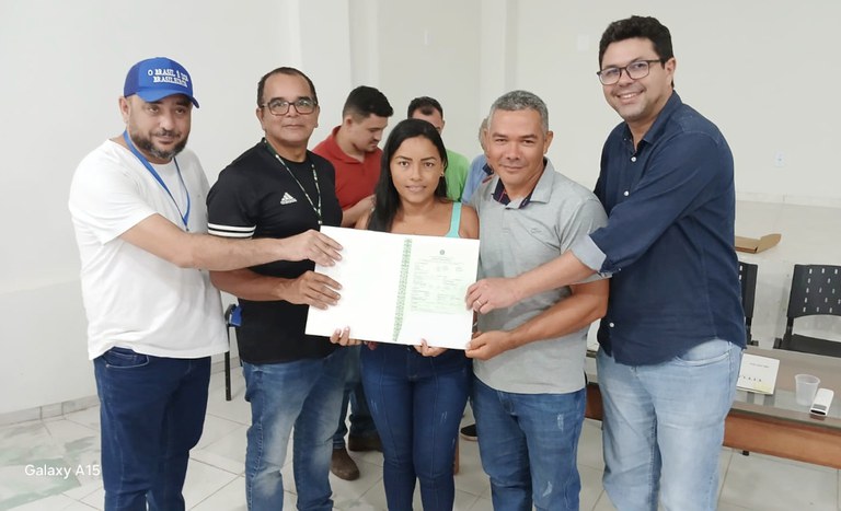 Entrega de titulação de regularização fundiária no Tocantins