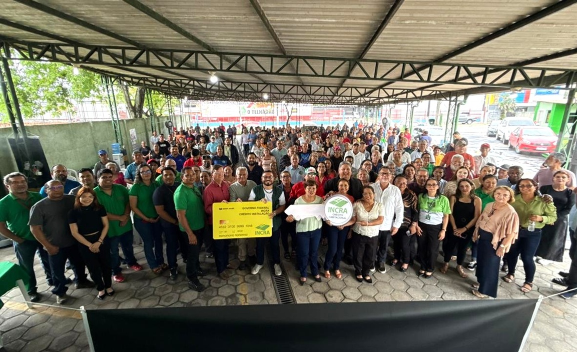 Incra no Amazonas entrega títulos da terra e contratos de crédito no valor de R$ 30 milhões