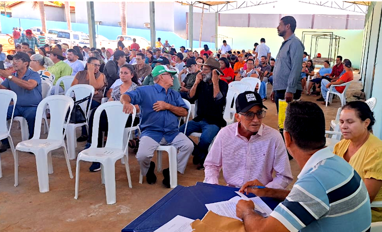 GO_assina contratos Crédito Instalação_PA Acaba Vida_Niquelândia_agosto2025.png