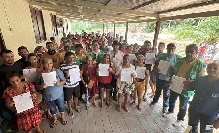 Entrega de contratos do Crédito Instalação