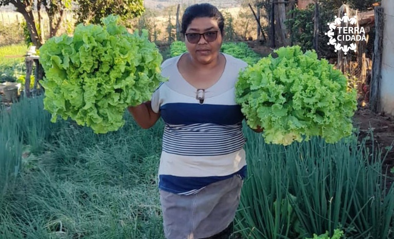 Agricultora assentada no município de Manga (MG)