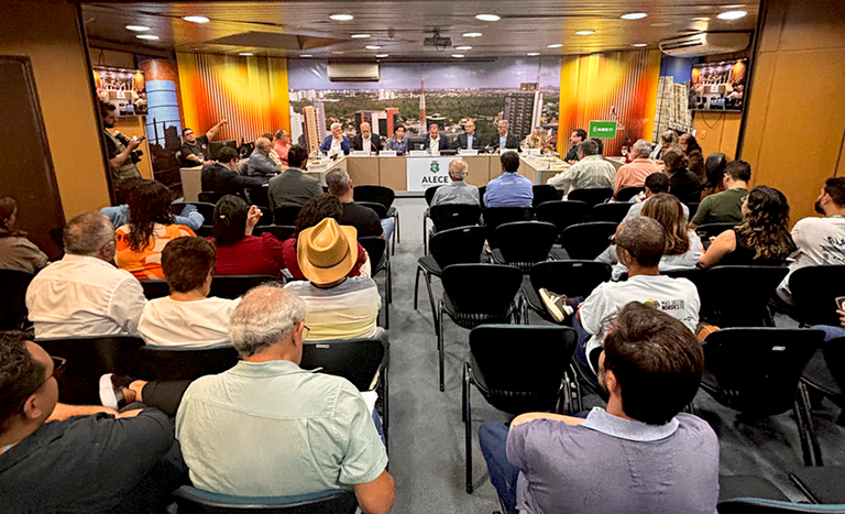 CE_audiência sobre extração da carnaúba_Alece_out2025.png