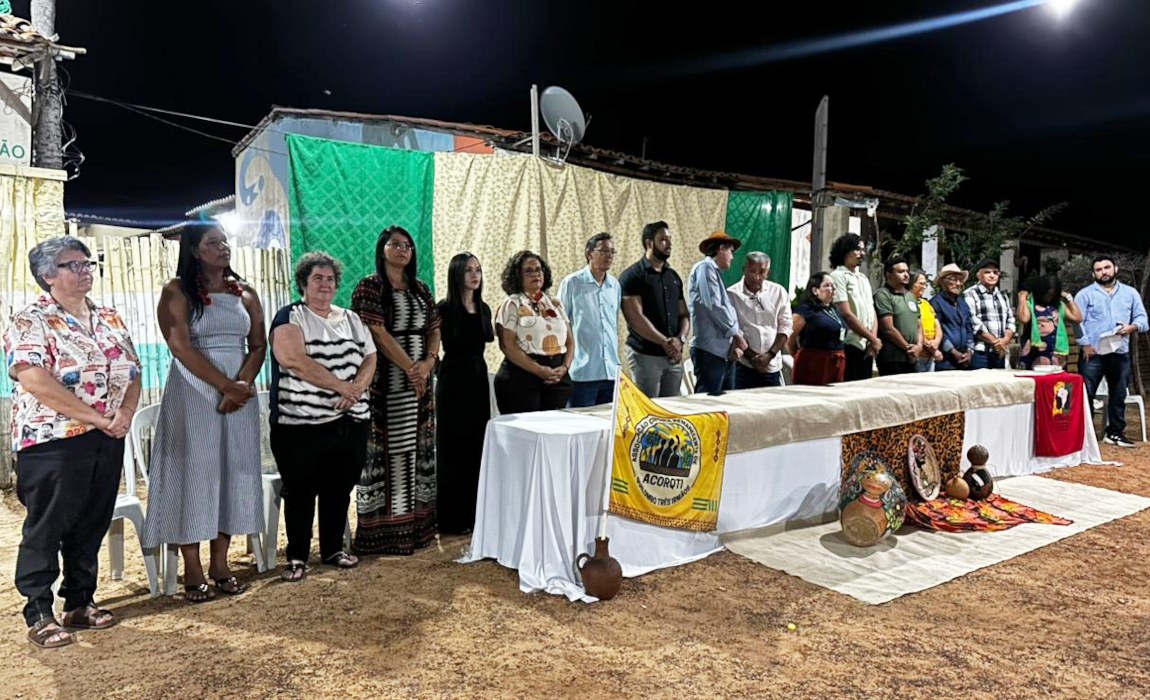 Quilombolas no Ceará celebram posse de imóvel rural integrante do território