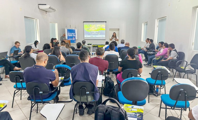 Oficina de regularização ambiental de assentamentos no Pará
