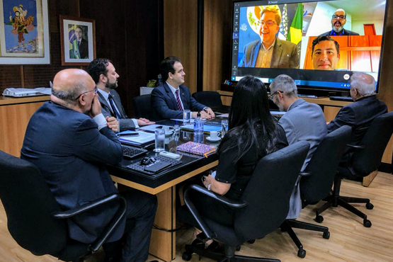 Representantes do governo brasileiro e da embaixada norte-americana se reuniram em videoconferência