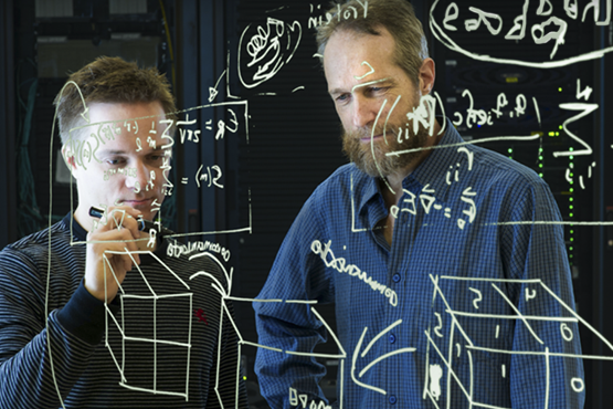 Colaborador será credenciado somente se, ao final do processo, obtiver frequência de 100% e aproveitamento mínimo nas atividades de capacitação. Crédito: Unsplash