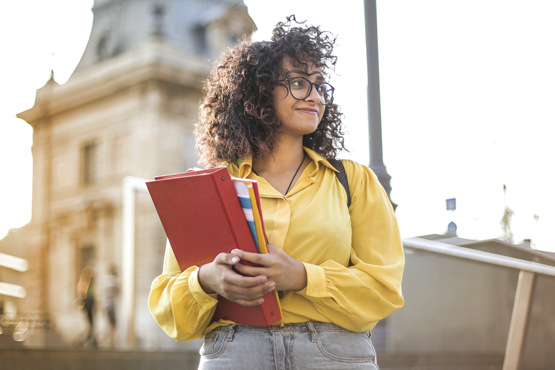 Dos 8.188 cursos de graduação participantes do Enade 2019 e com CPC 2019 calculado, 91,6% (7.501) tiveram desempenho entre as faixas 3 a 5 do indicador. Crédito: Pexels