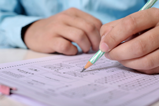 Também foram estabelecidas regras específicas para reduzir aglomerações nos locais de prova, durante a aplicação. Crédito: Pixabay 