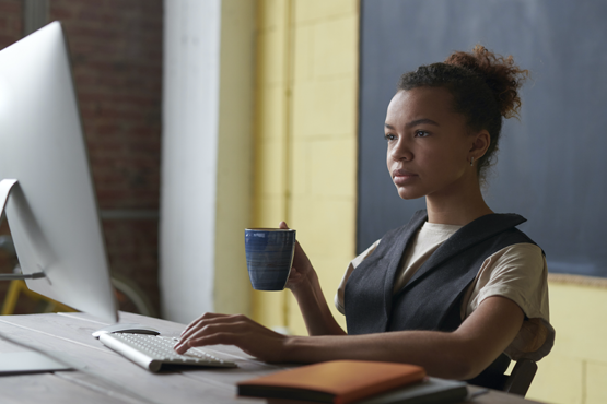 Colaboradores do Banco Nacional de Itens (BC-BNI) deverão atuar na elaboração e revisão pedagógica de itens em áreas específicas, de acordo com o edital/Crédito: Pexels