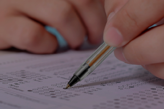 Gabaritos e cadernos de questões do Enem 2020 impresso estão disponíveis. Crédito: Unsplash