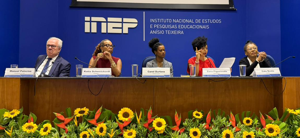 Evento reuniu especialistas e representantes de movimentos sociais para discutir produção de dados, indicadores educacionais e políticas públicas voltadas à promoção da equidade étnico-racial no país