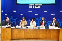 Parlamentares fazem visita técnica ao Inep