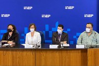 Revista Em Aberto aborda Enem e Gaokao