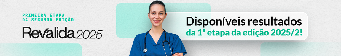 Jovem sorridente com roupa cirúrgica e braços cruzados. Revalida 2025 - Disponíveis resultados da 1ª etapa da edição 2025/2
