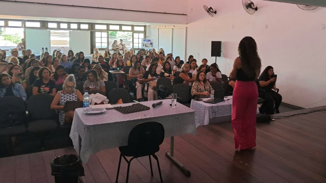 Assessoria técnica reuniu docentes em Cabo Frio