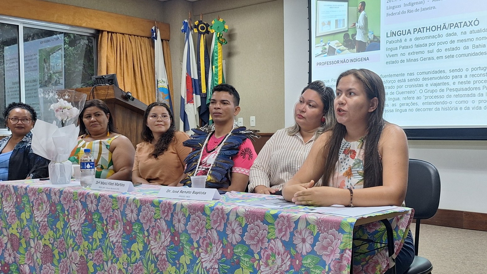 Integrantes do Profllind apresentaram suas pesquisas