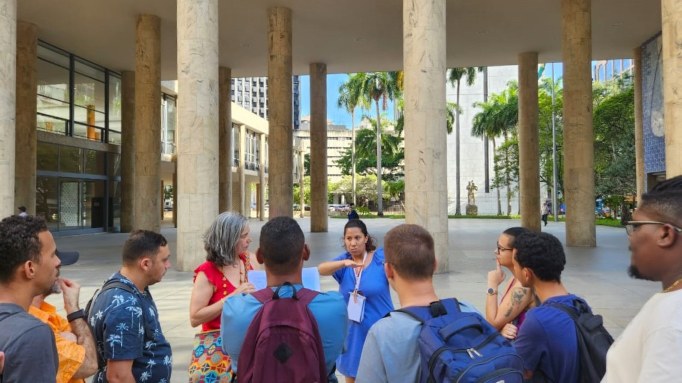 Alunos participaram de visita guiada em Libras pelo Palácio Capanema 