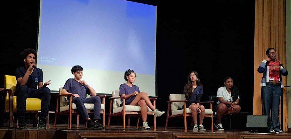 Alunos das duas instituições se encontraram no INES