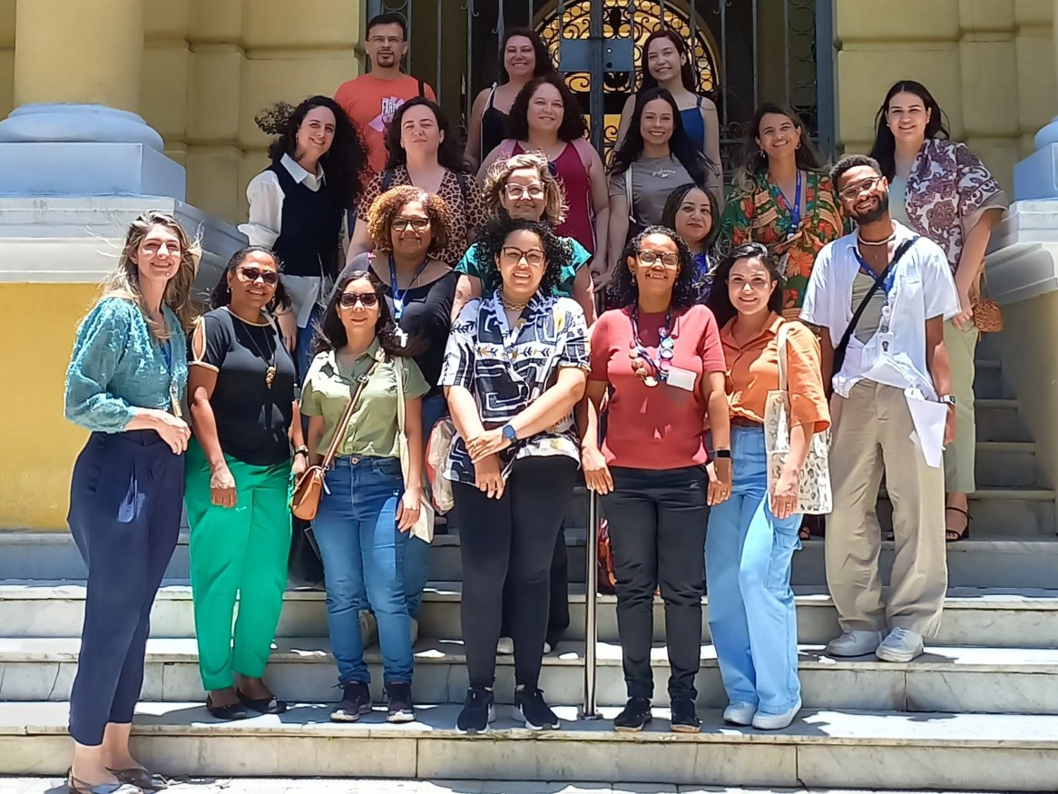 Bibliotecários do Sesc visitaram o INES